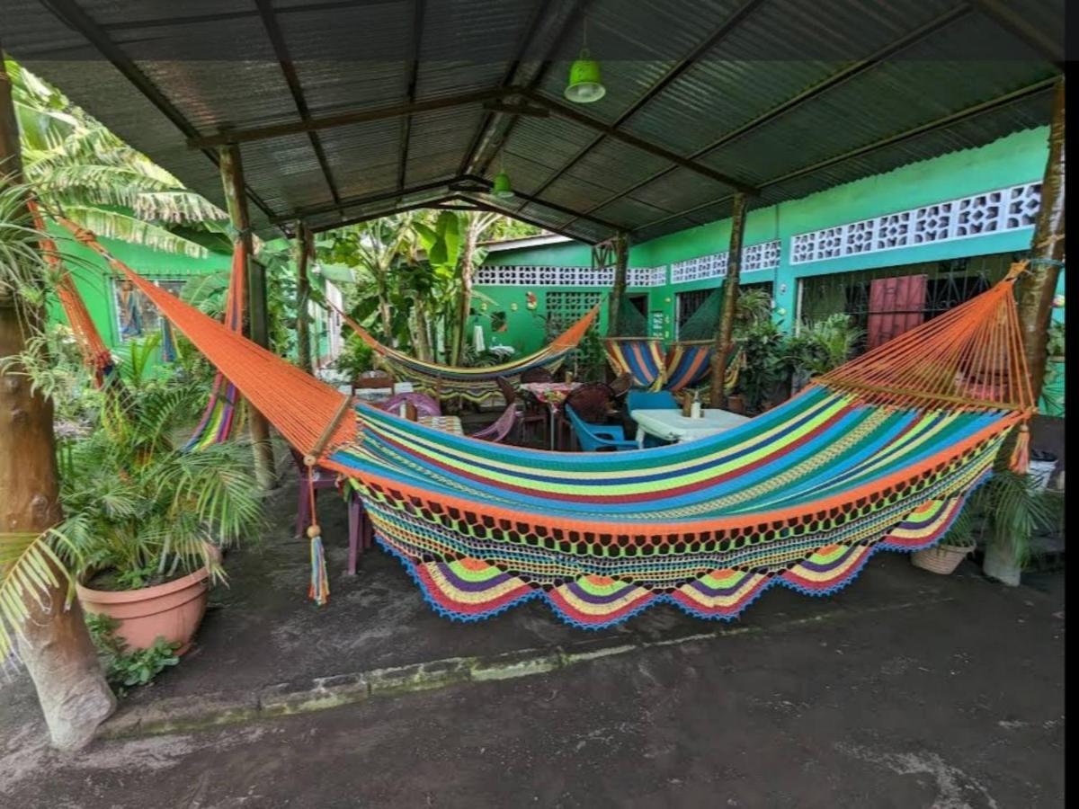 Cocos Hostel Moyogalpa Exteriör bild